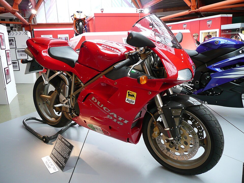 Ducati 916 side profile